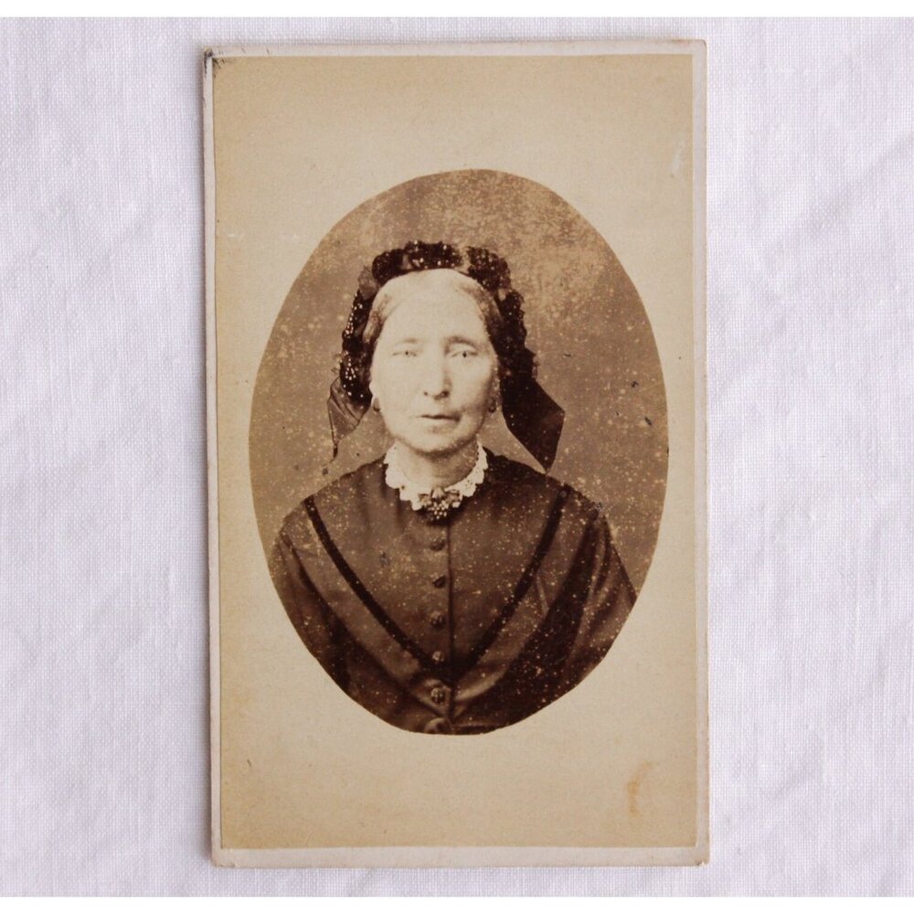 Antique early CDV of an old lady, mat blank carte de visite